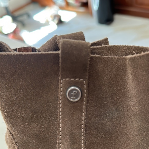 FRYE & CO Suede Booties - Picture 9 of 9